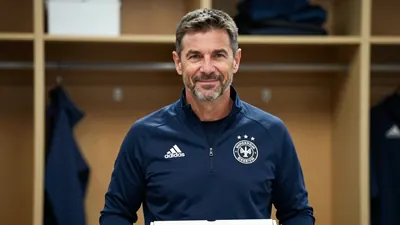 Union Berlin: Lustrinelli sorgt mit Pizza-Hawaii-Scherz für Lacher
