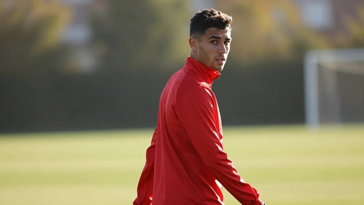 Union Berlin sells Ilyas Ansah to Hull City for €22m, Marie-Louise Eta takes over the women's team, and the men's side...