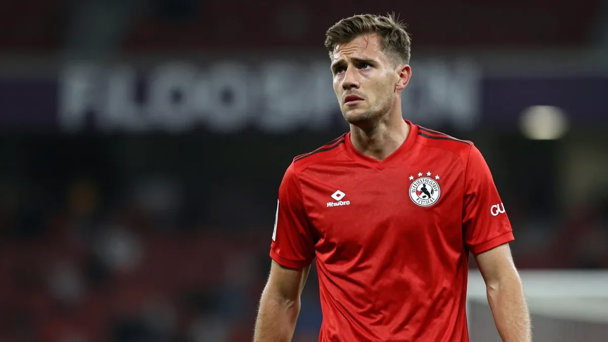 Felix Uduokhai erhielt nach 43 Sekunden Gelb und erlebte in seiner ersten Partie für Union Berlin eine 0:4-Niederlage bei...